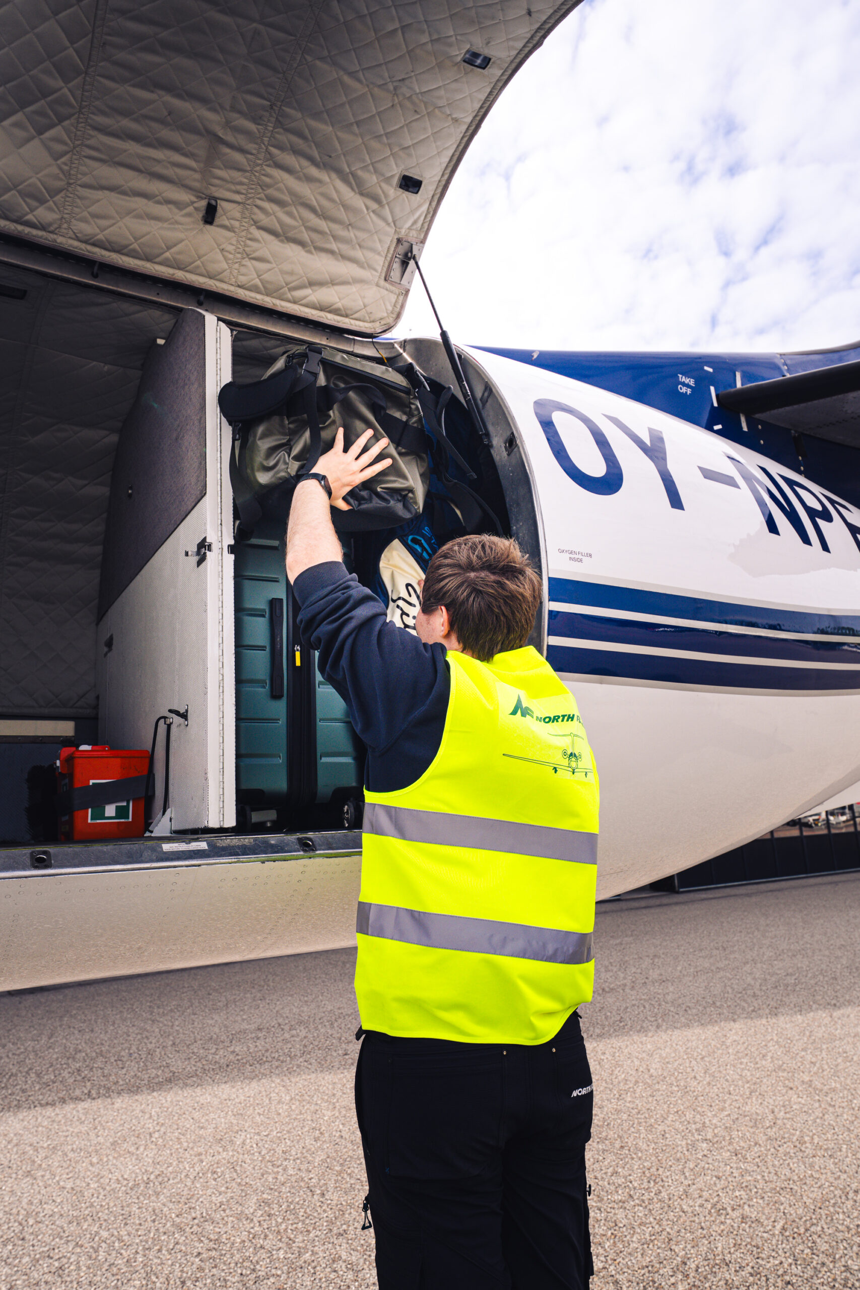 Loading passenger luggage